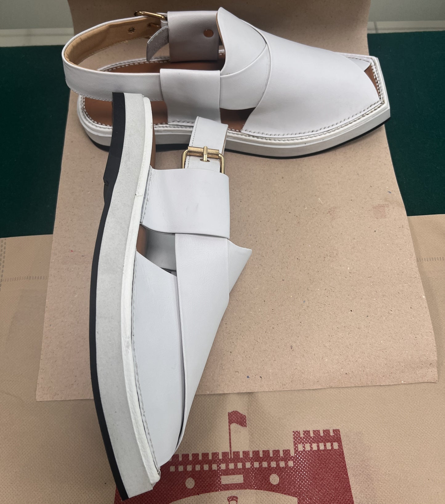 KC Kaptaan White